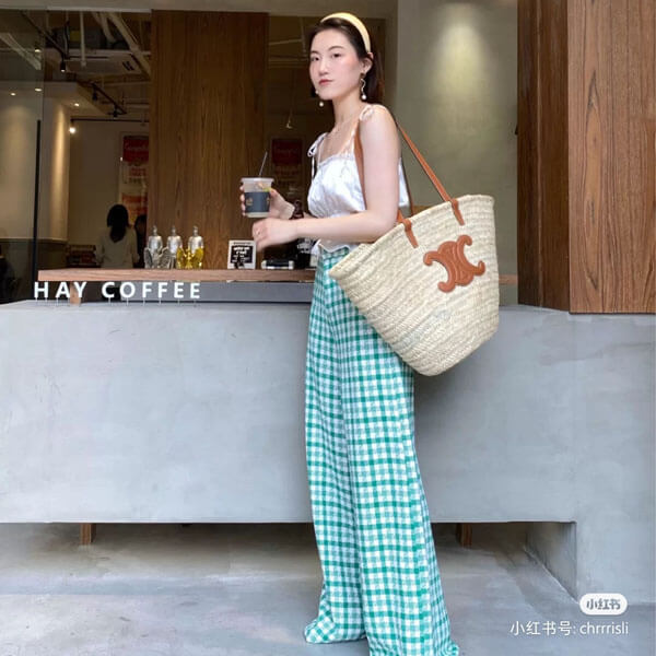 【大人気！セリーヌ】セリーヌ かごバッグ 偽物 トリオンフ バスケット Large Triomphe バスケット 192492CGG.04LU